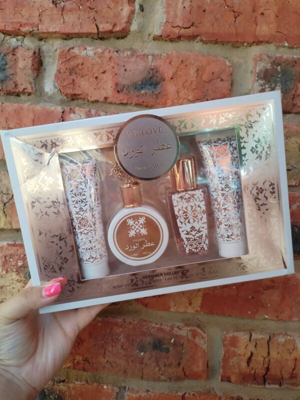 Fakhar White Gift Set