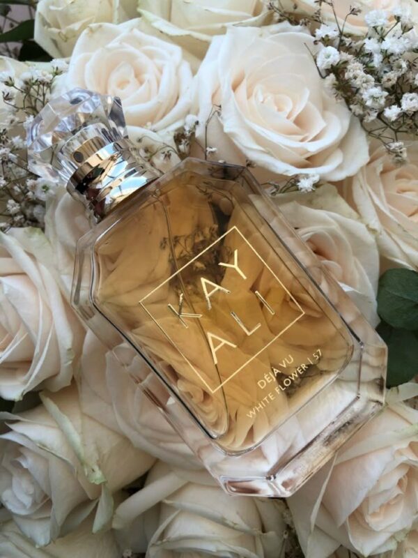 Kayali Deja Vu White Flower